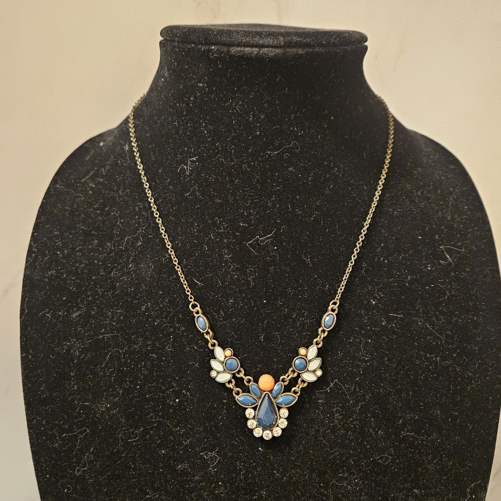 Statement necklace - Picture 3 of 3